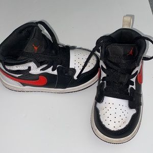 Nike Air Jordan kids size 6C Red black and White